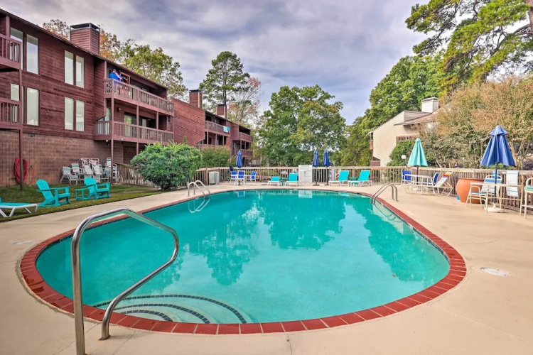 Fireplace, Pool Access: Waterfront Hot Springs Gem