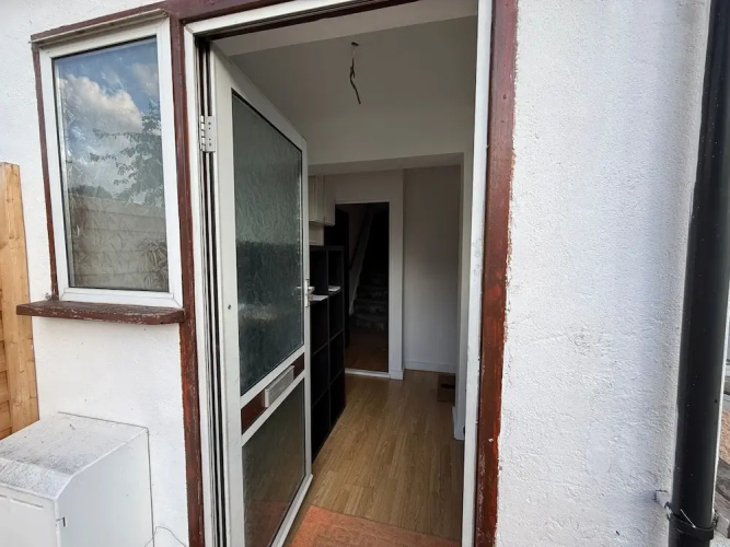 Duplex Sleeps 4 With Pets Allowed