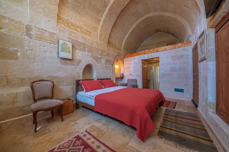 Kapalos Cave Hotel
