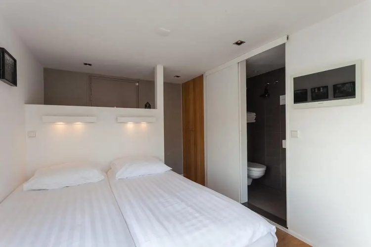 little AMSTEL HouseBoat