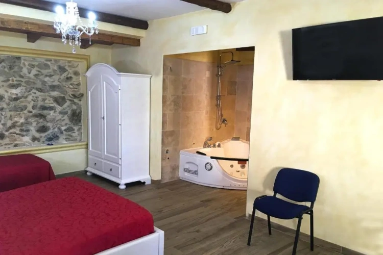 Deluxe Studio