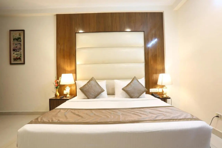 Hotel Earth