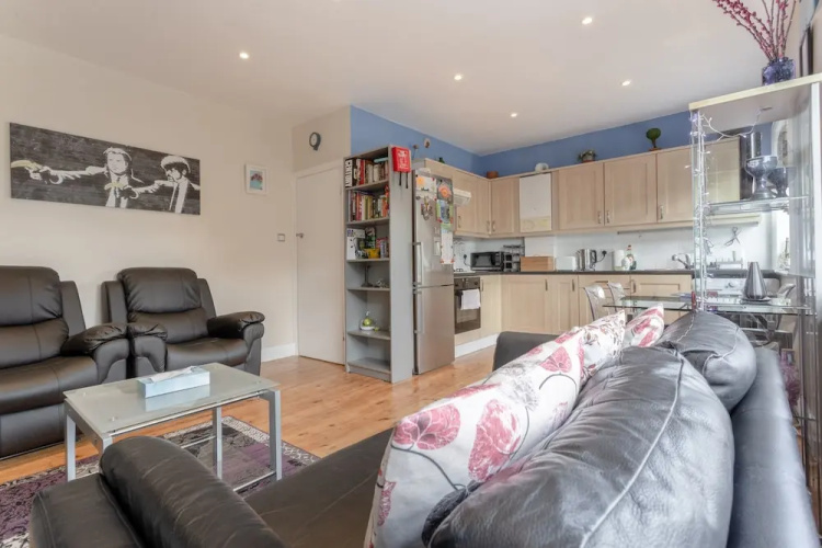 Spacious 2 Bedroom Flat in Acton
