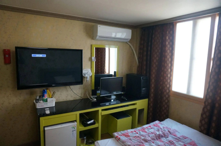 Feel Motel