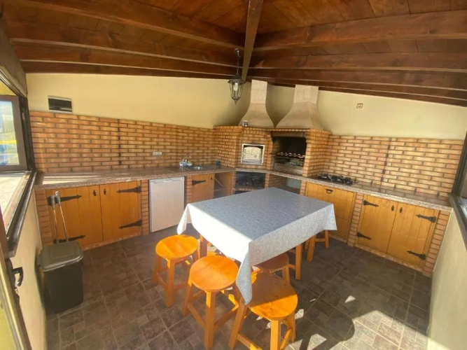 3 Bedrooms Cottage