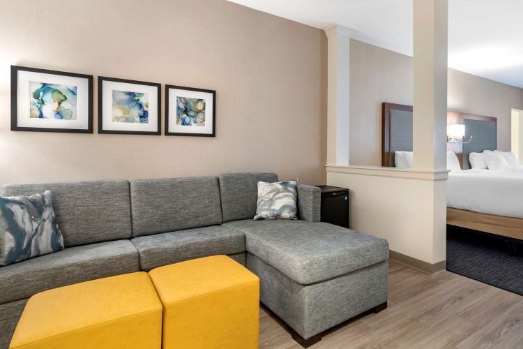 Quadruple Suite