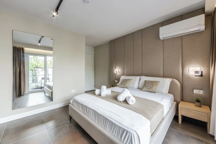 Standard Quadruple Family room with balcony and with garden view