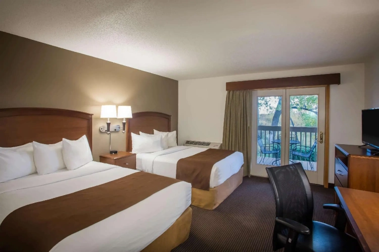 Quadruple Suite