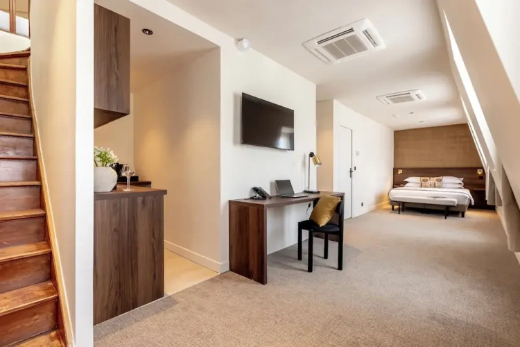 Quadruple Suite