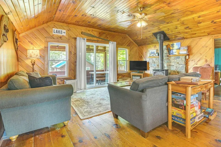 Rustic Cabin Retreat On Rangeley Lake! - Rangeley, ME