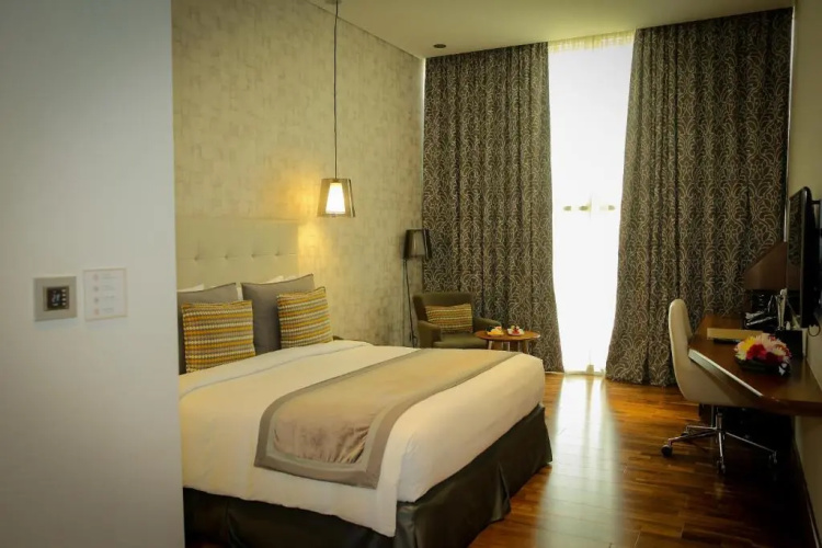 The Avenue Hotel