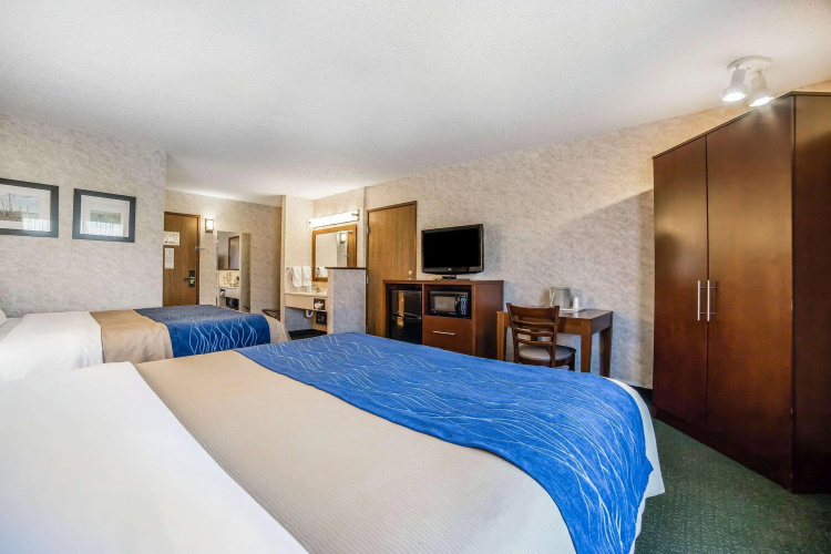 Yellowstone River Inn & Suites