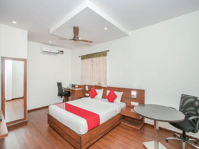 Townhouse OAK Passport Inn