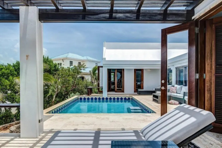 Villa Waves