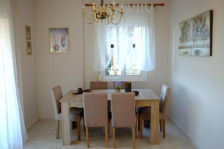 3 Bedrooms Cottage