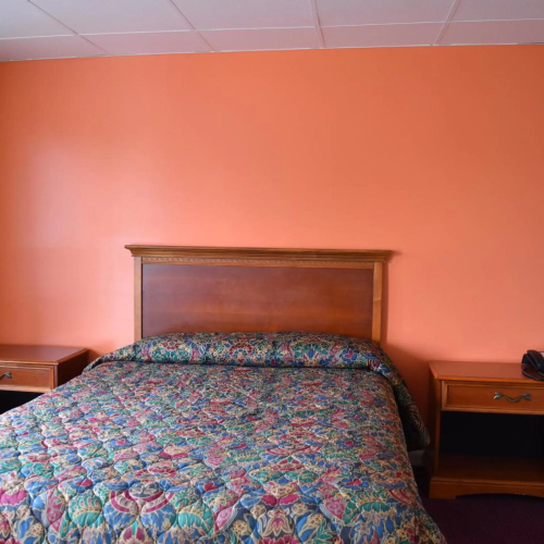 Plymouth Motor Lodge - Waterbury, CT