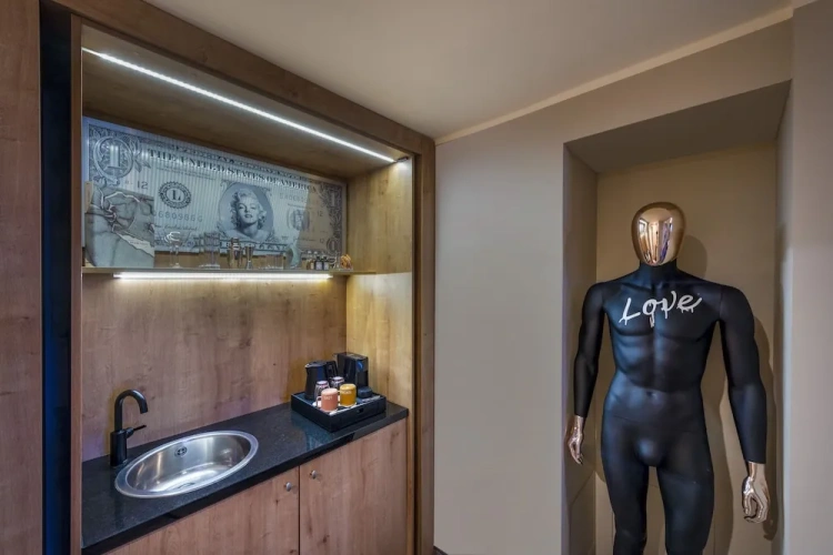 Art Double Duplex Suite