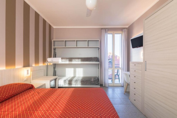 Standard Quadruple room