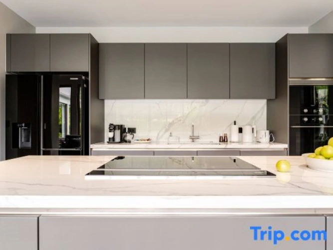 Luxury Family 4BR Villa Bang Tao | 12m Pool & Garden