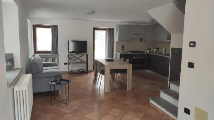 Tra Montagna E Citta