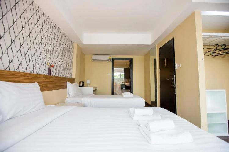 Deluxe Double room with city view