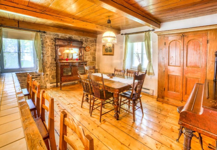 3 Bedrooms Cottage