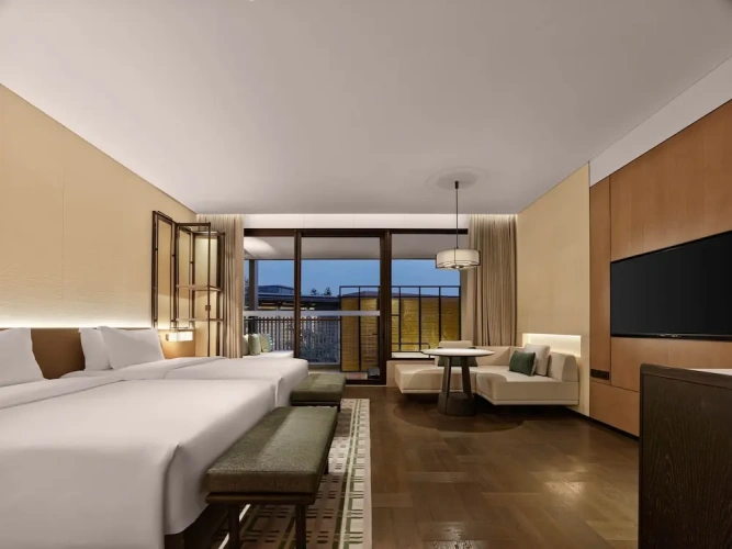 Standard Twin room with lake view