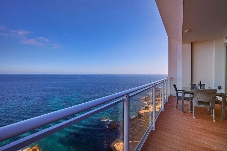 1 Bedroom Apartment with balcony