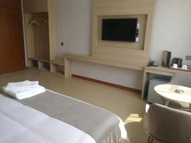 Paci Hotel