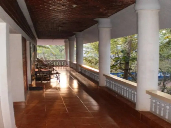 Rendezvous Beach Resort