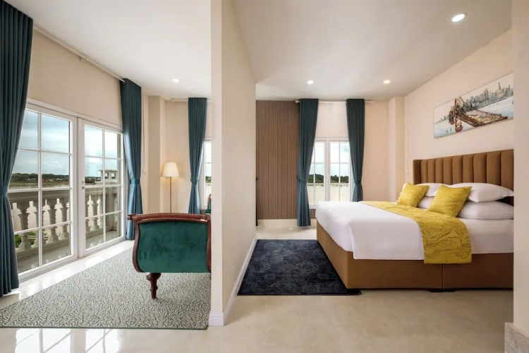 Standard Twin Family room with river view