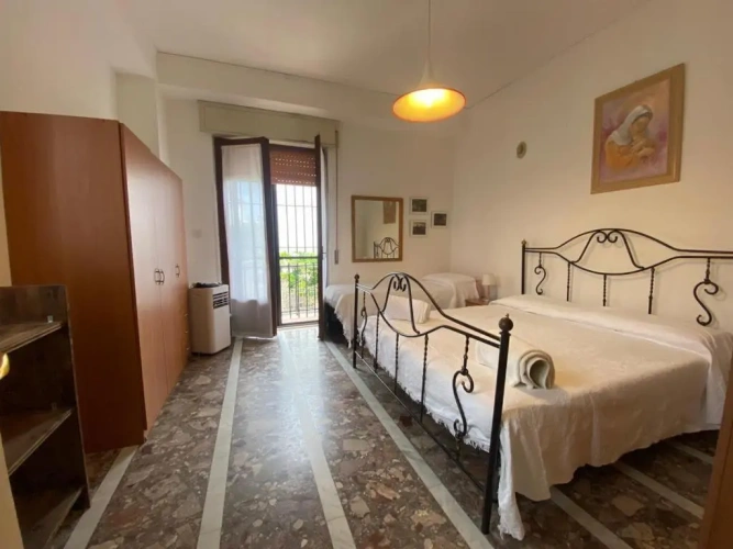 3 Bedrooms Apartment