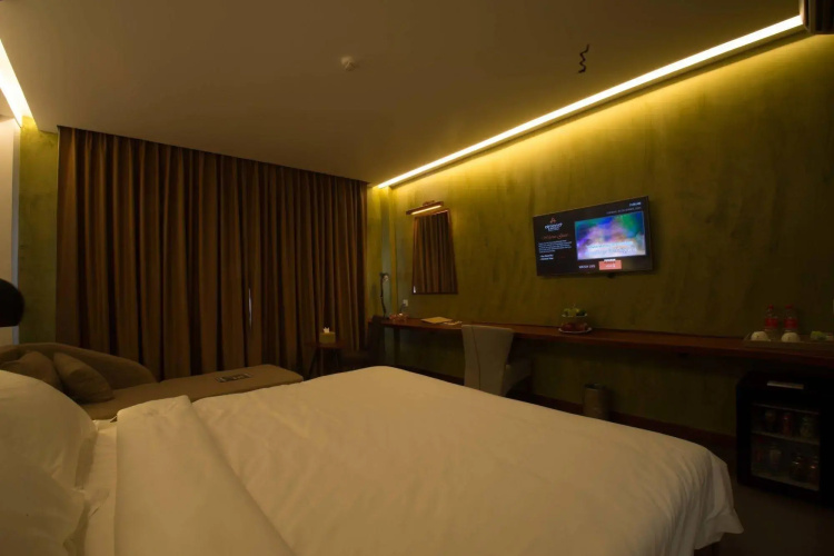 Almond Hotel Bassac River