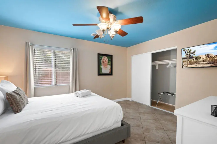 NEW - 4BR Oasis- Pool-Spa -BBQ-Games S2
