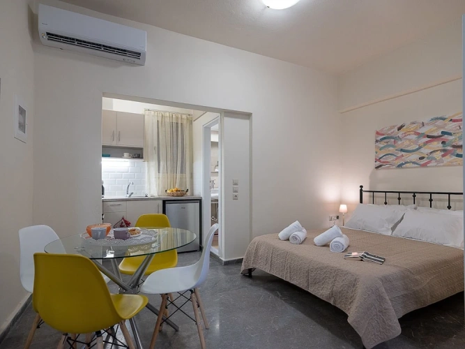 Standard Double Family Basement room