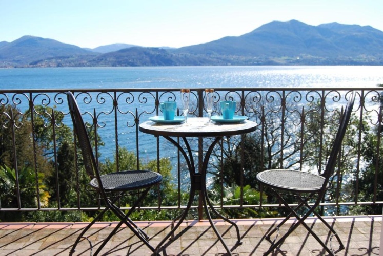 Standard Double room with lake view