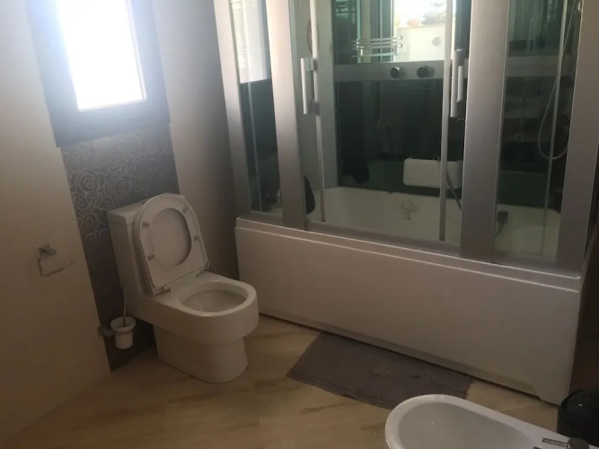 Luxurious 5 Bedrooms Villa Ref HI51053