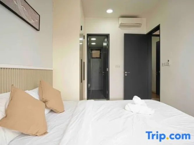 3 Bedrooms Apartment