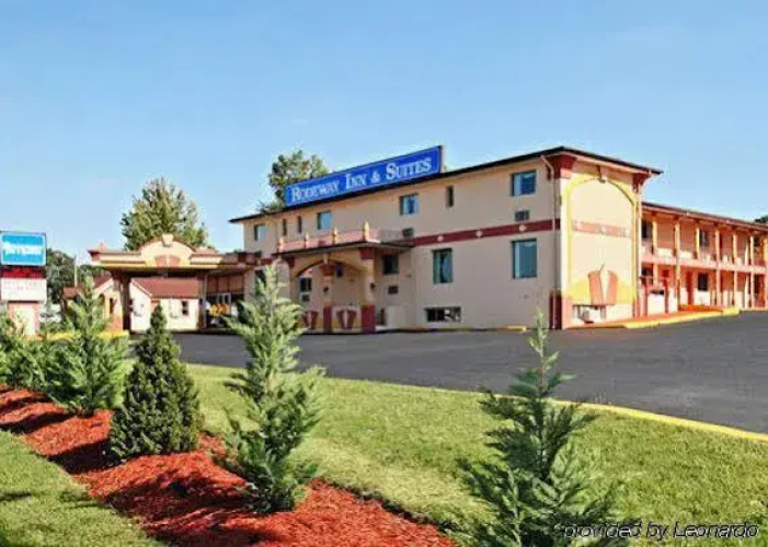 Rodeway Inn & Suites