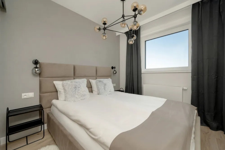 Bright & Peaceful Apartment by Renters