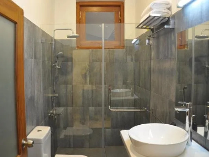 Aarya Hotel