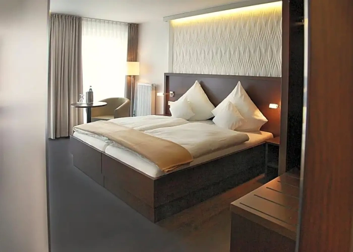 Standard Double room with street view