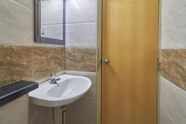 FabHotel Royal Star