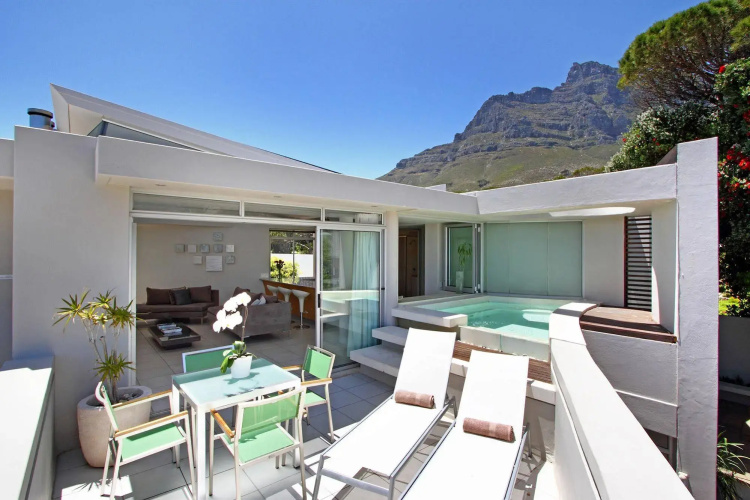 Lion's View Villa & Apartment