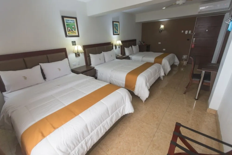 Standard Triple room