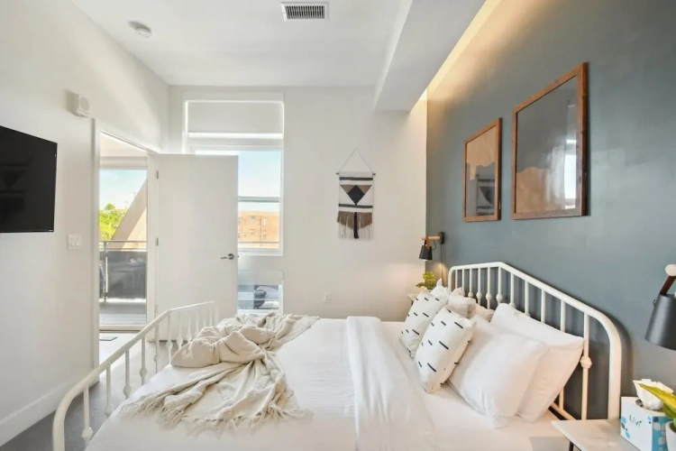 Standard Double room with balcony and with city view