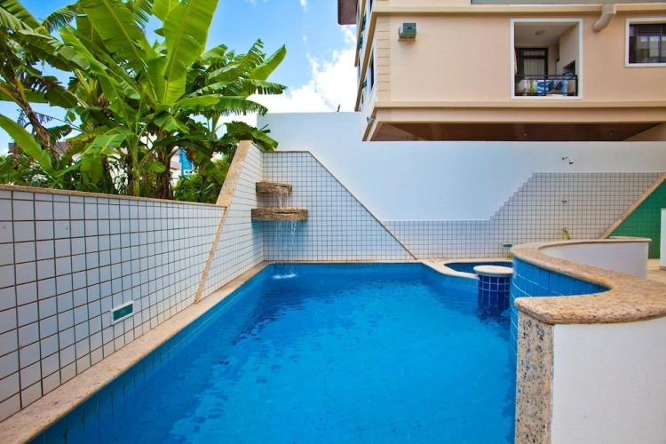 3 Bedrooms Apartment
