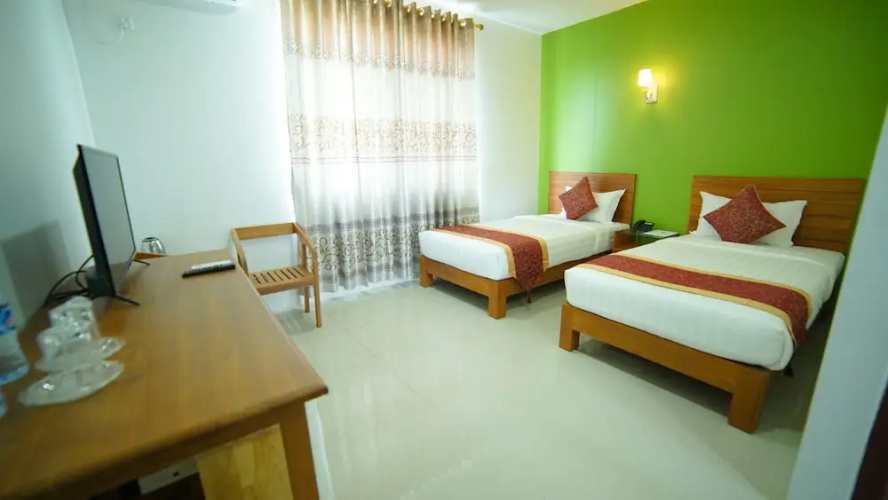 Present Hotel