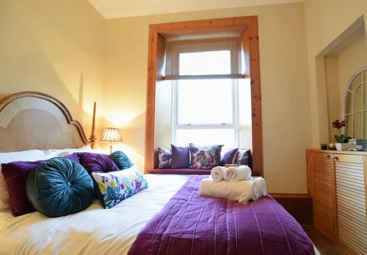 2 Bedrooms Apartment