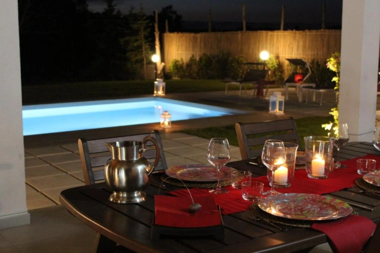 2 Bedrooms Villa